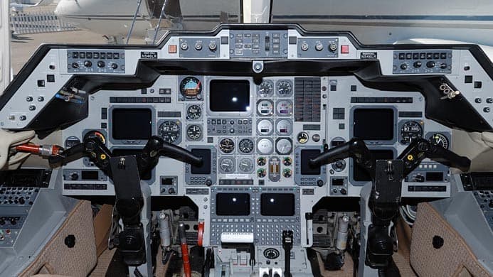 Hawker 1000 Cockpit