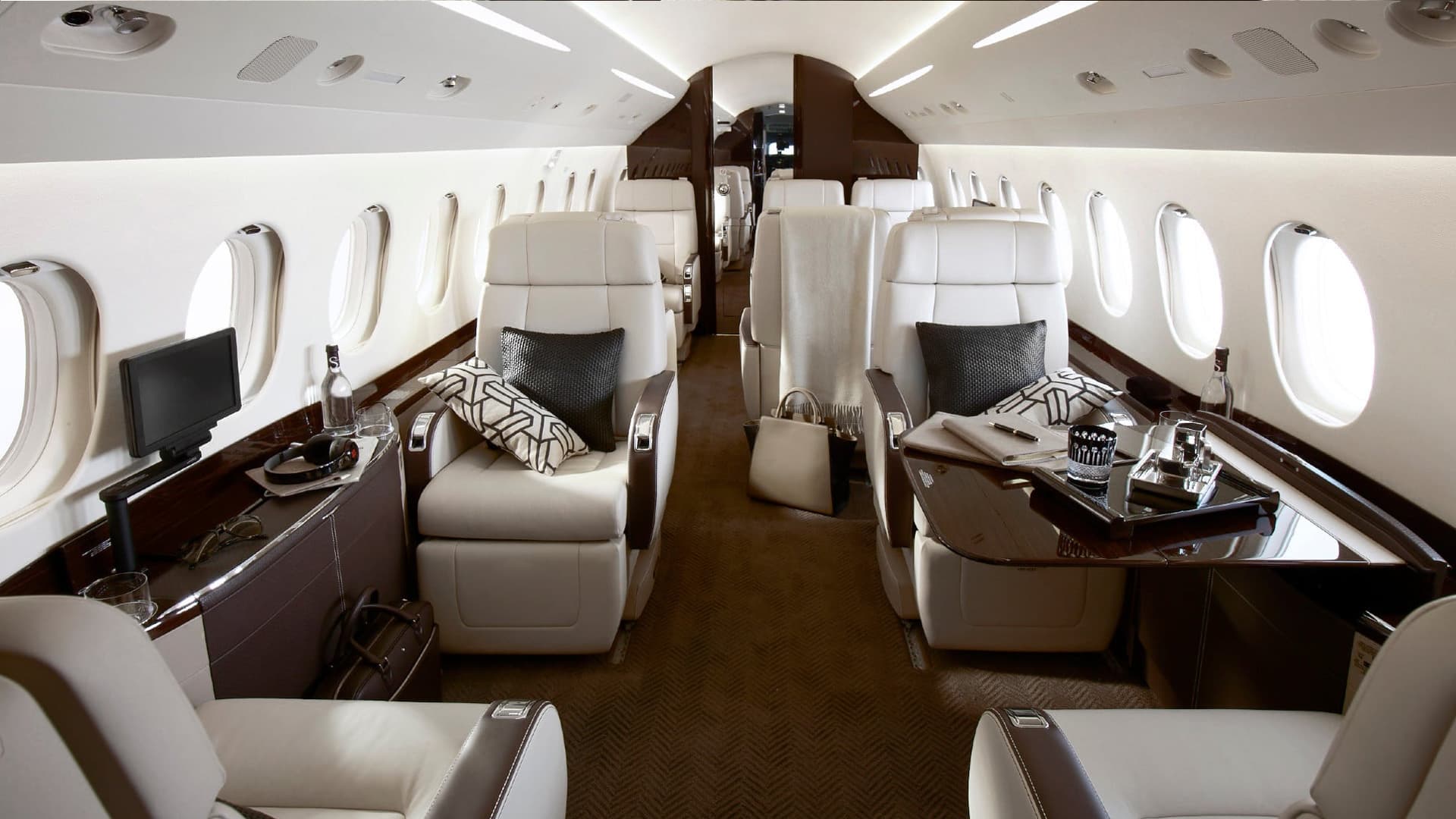 Falcon 2000LXS Interior