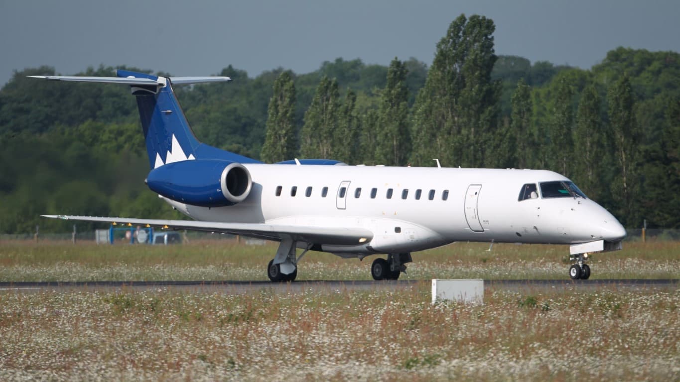 ERJ 135