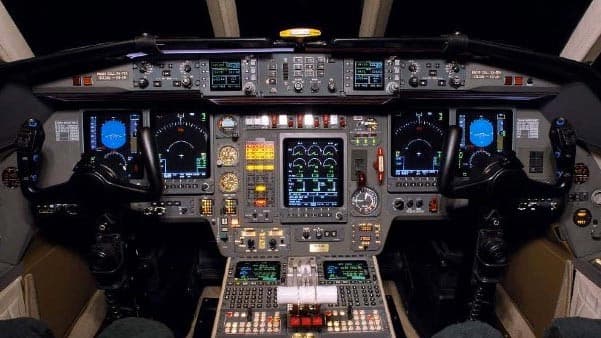 Falcon 900 EX Cockpit