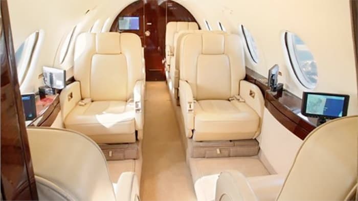 Falcon 200 en vuelo