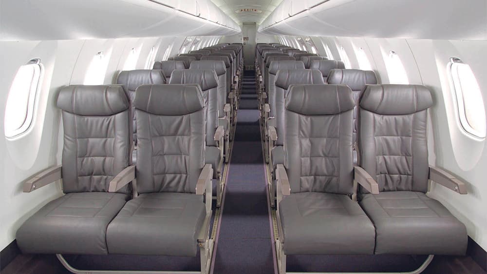 CRJ200 in flight