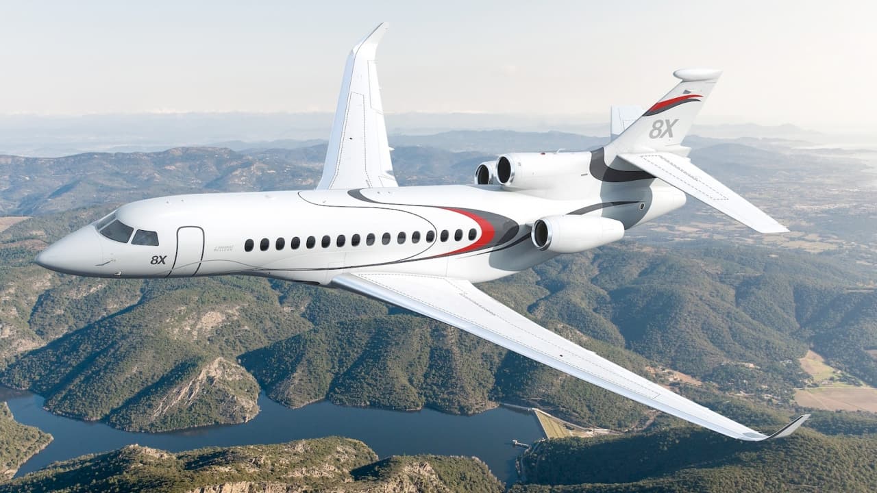 Falcon 8X in flight