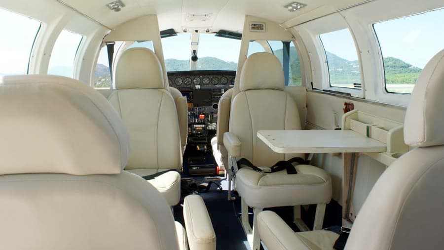 CE-402 Business/Utiliner Interior
