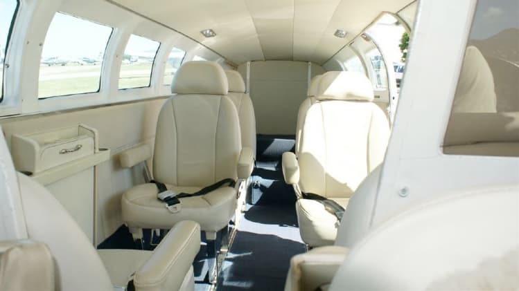 CE-402 Business/Utiliner in flight
