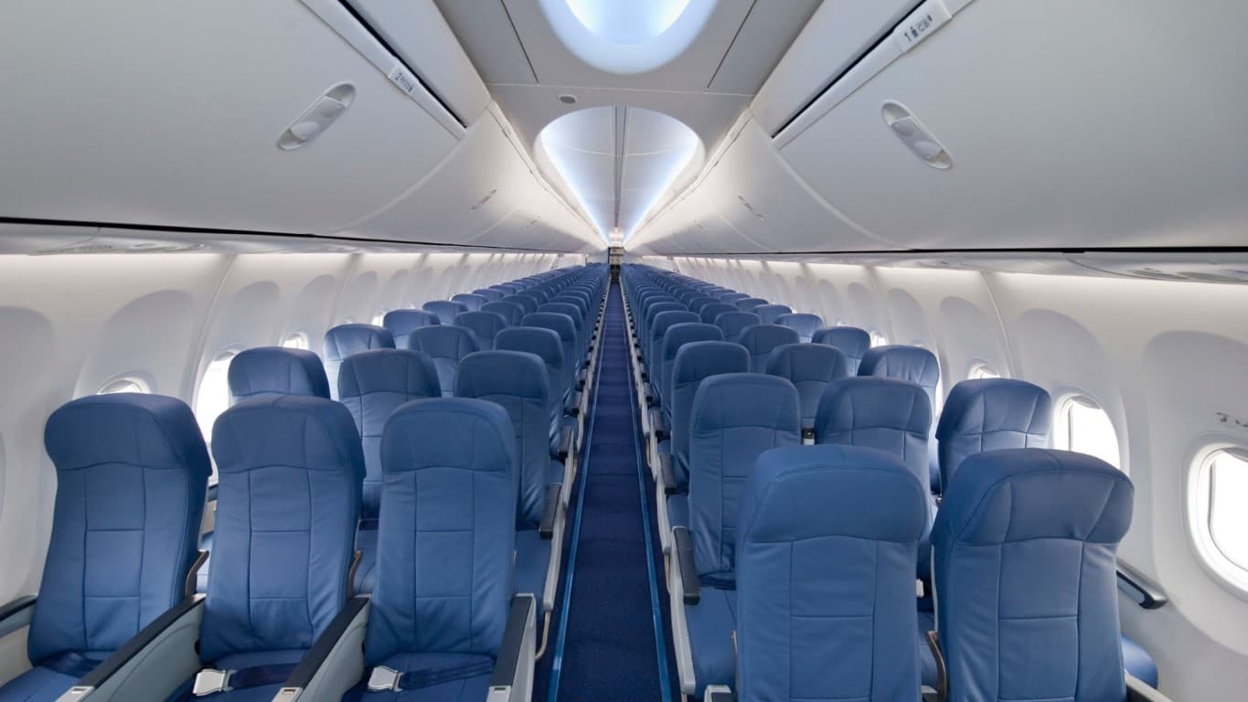 737-800 in flight