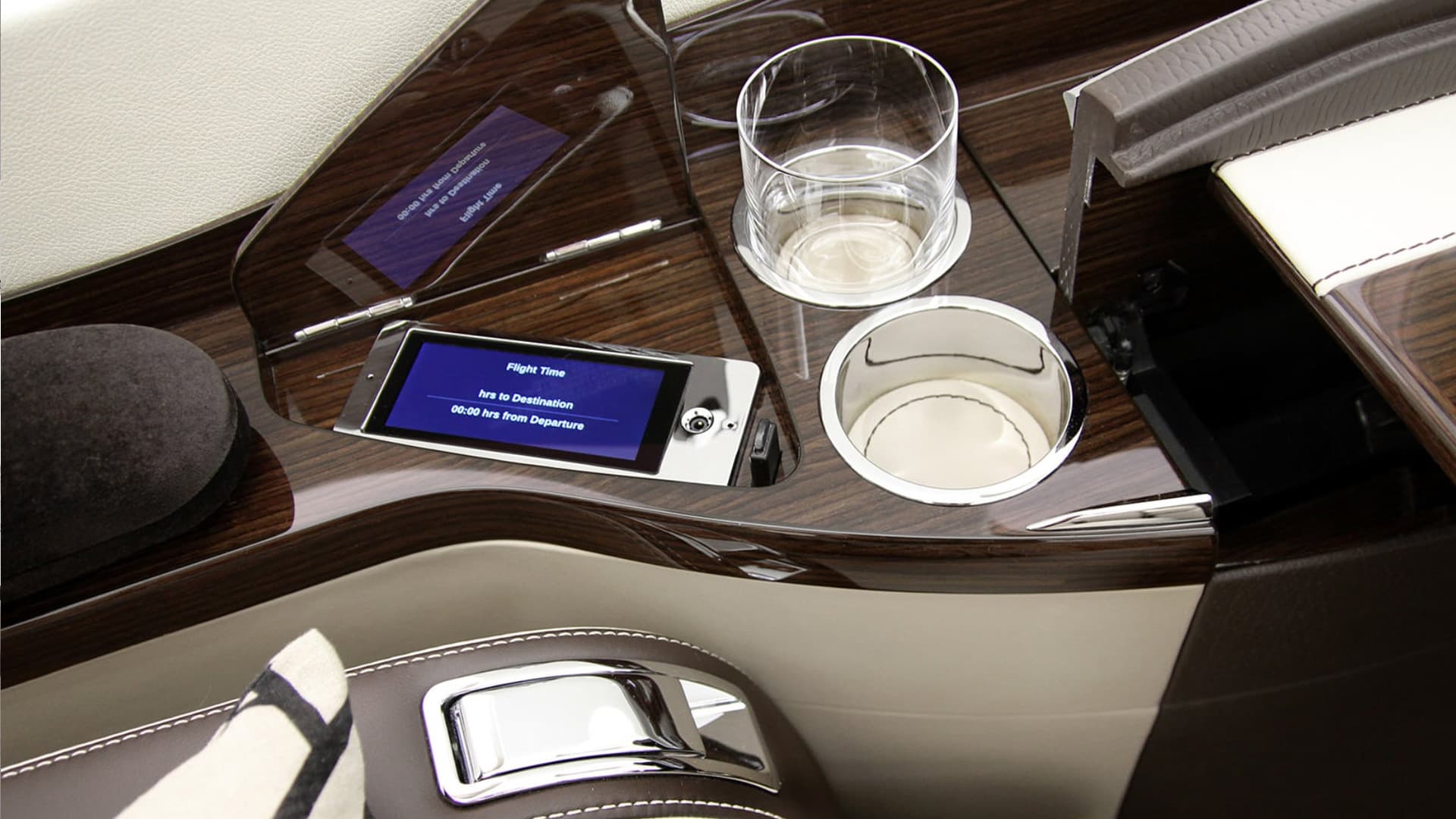 Falcon 2000LXS Interior