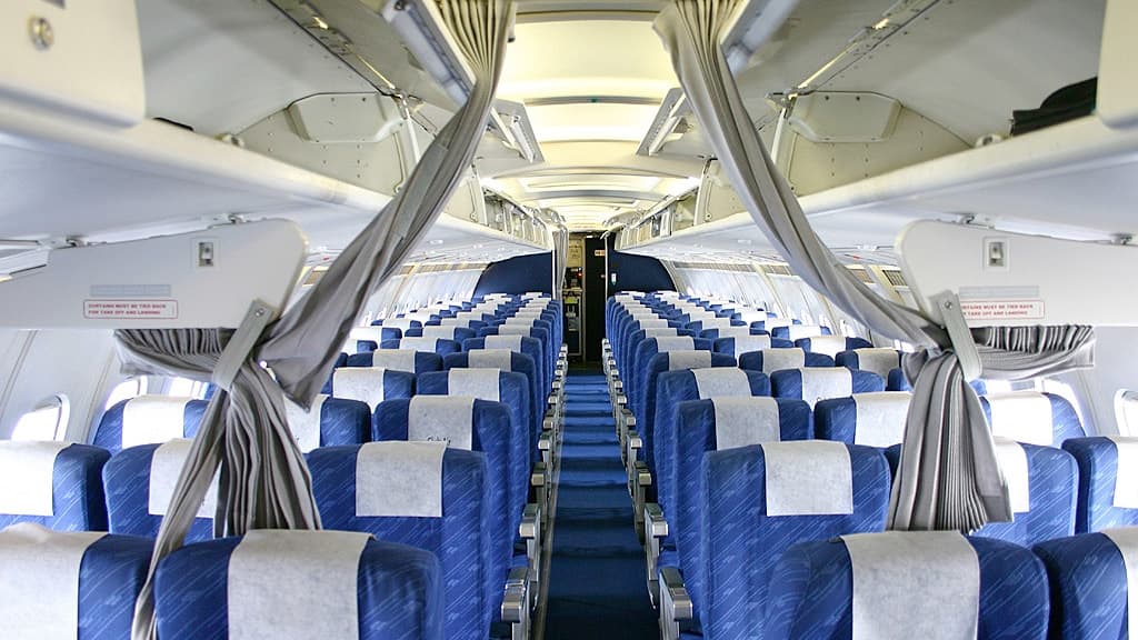146-200/AVRO RJ85 in flight