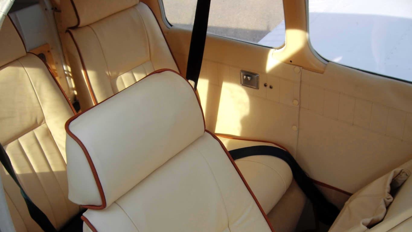 PA2-8RT Arrow Intérieur