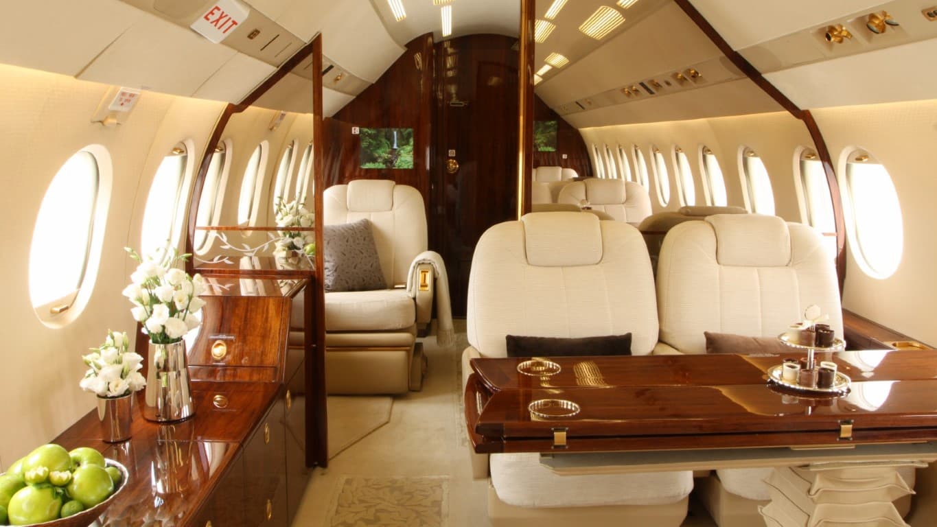 Falcon 900C Interior