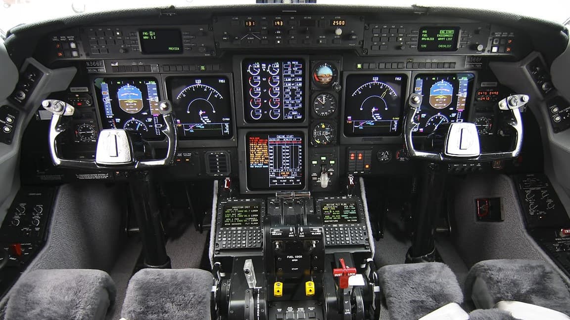 G-IVSP Cockpit