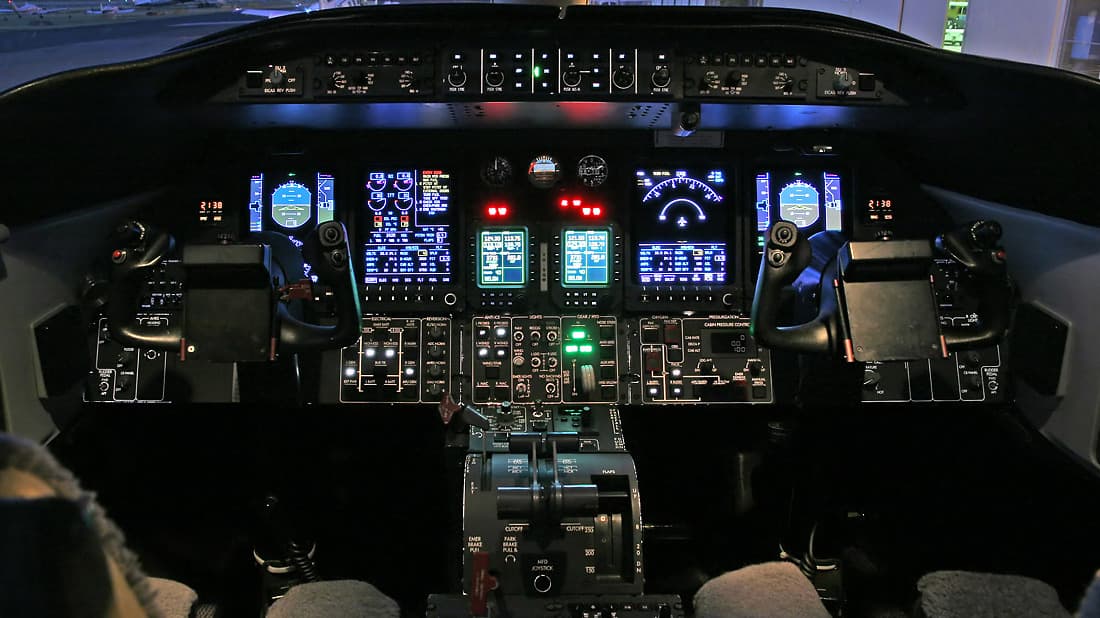 Learjet 25 Cockpit