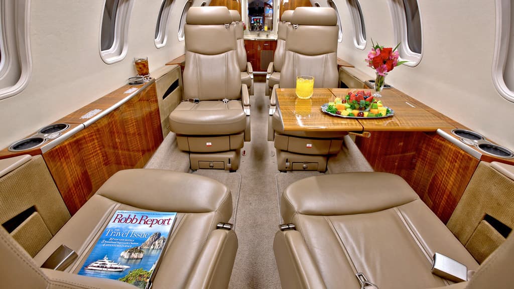 Learjet 40XR in flight