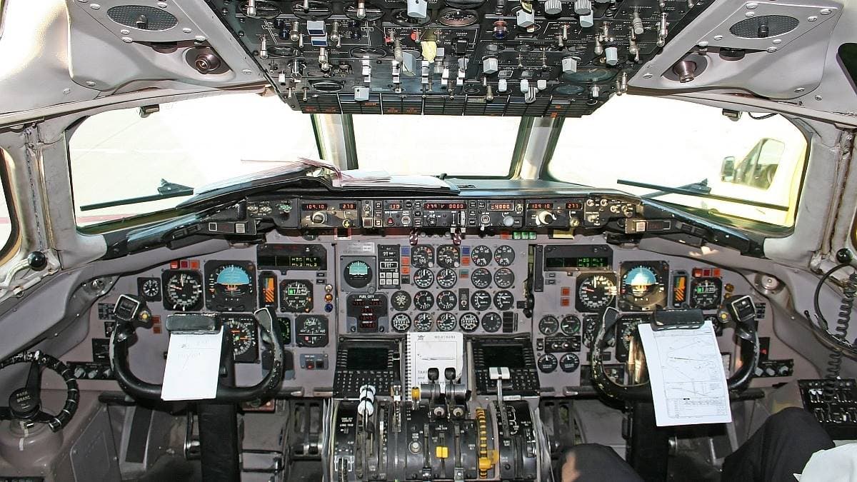 MD-83 Cockpit