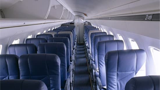 ERJ 135 in flight