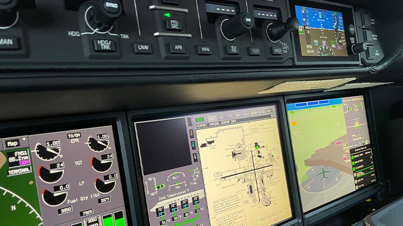 G700 Cockpit
