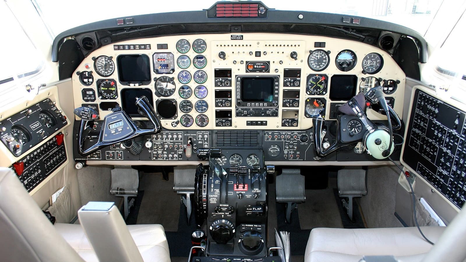 King Air B200GT Cockpit