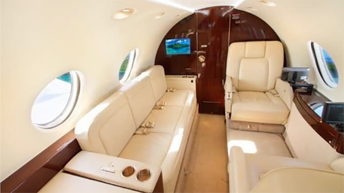 Falcon 200 Interior