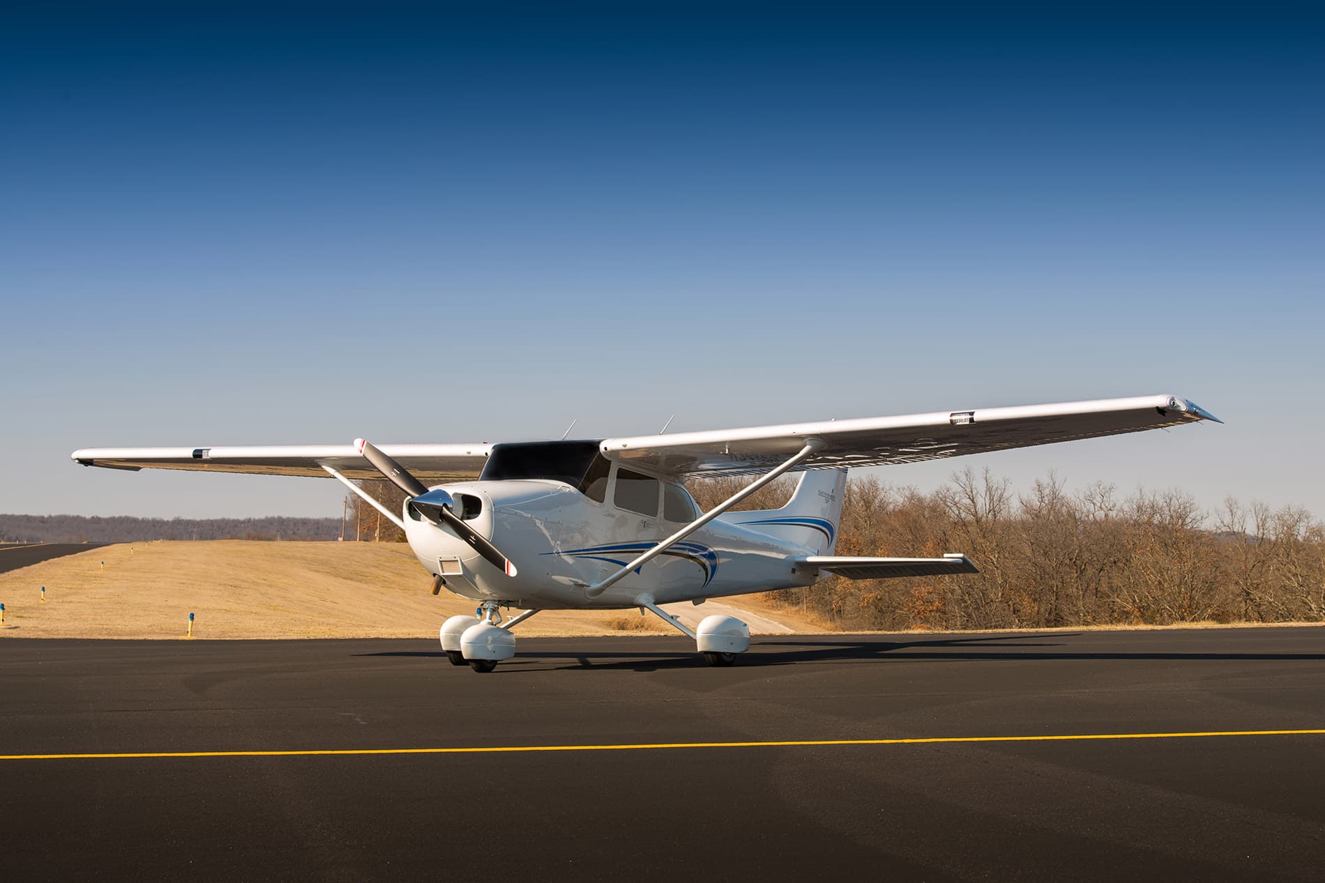 Skyhawk 172 Exterior