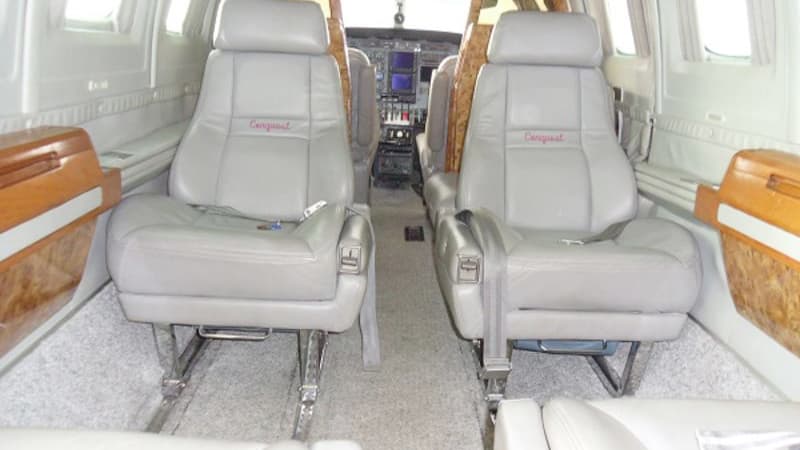 Conquest II CE-441 Interior