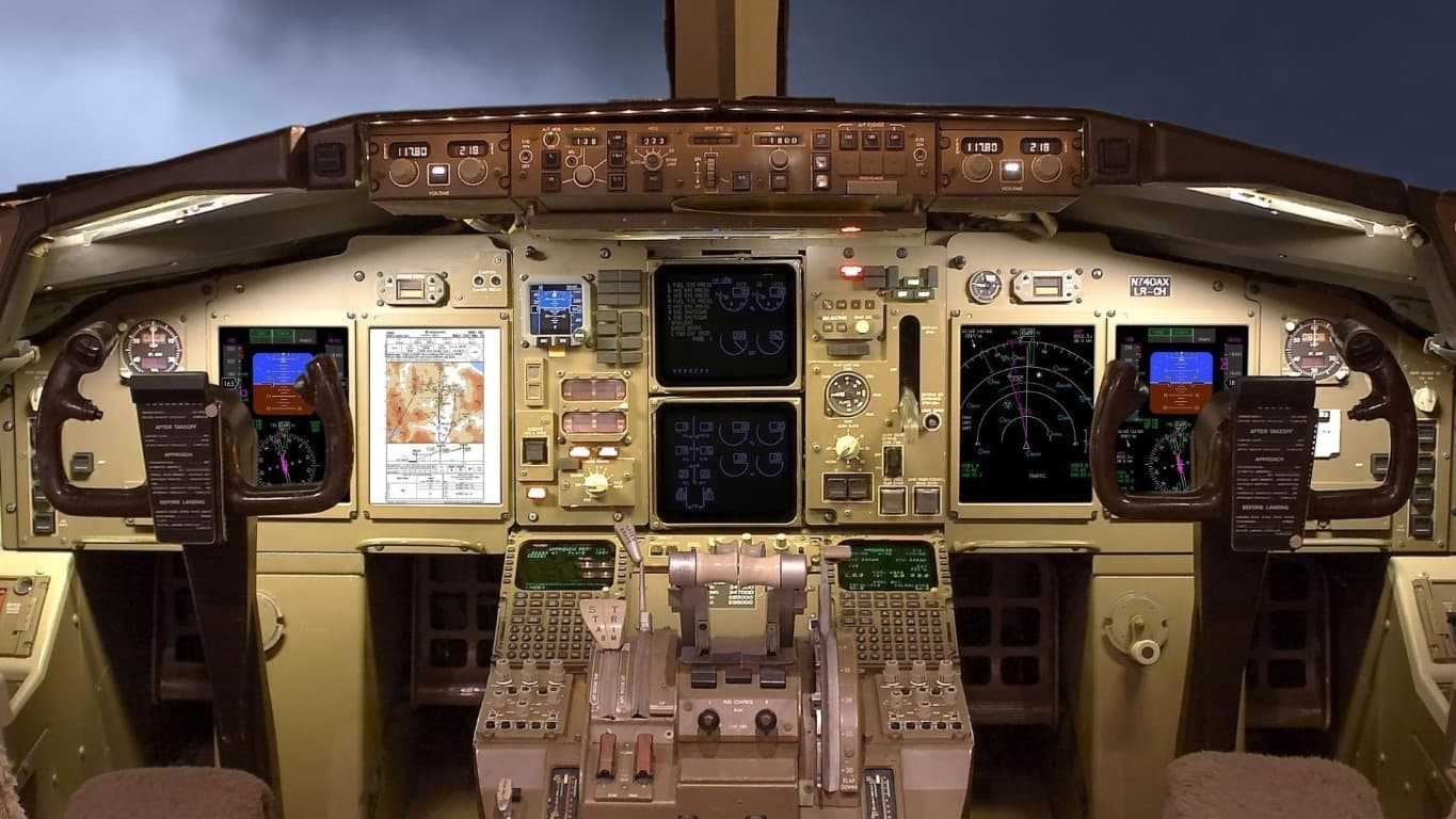 757 Cabina de Mando