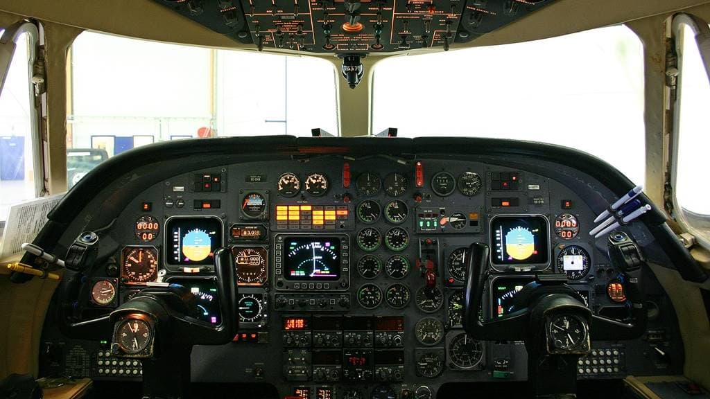 Falcon 100 Cabina de Mando
