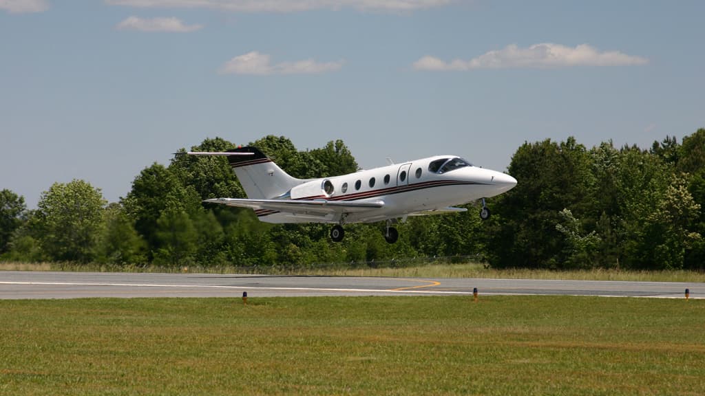 Hawker 400