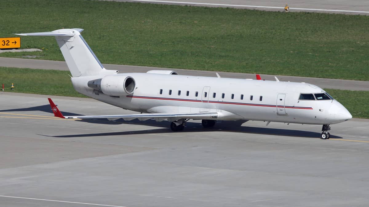 CRJ100